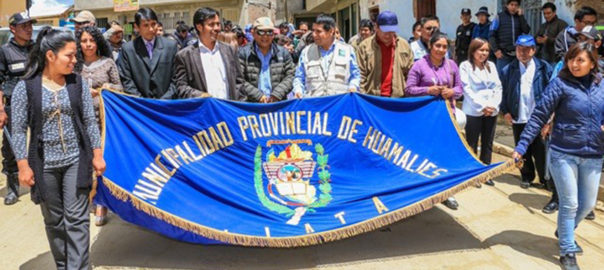 Autoridades locales, regionales, del Estado y de Antamina en la ceremonia.