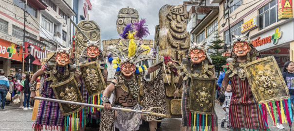 Con entierro del Rey Momo culmina el carnaval de Huaraz.